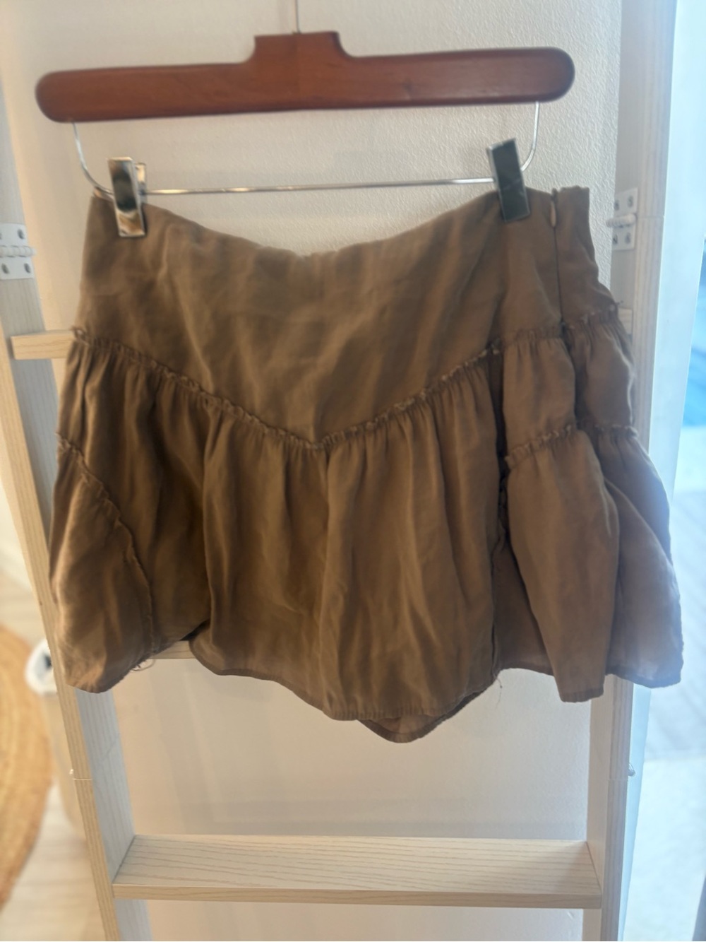Zara tan tiered mini skort